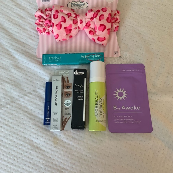it cosmetics Other - 🔹BEAUTY BUNDLE 🔹ALL PRODUCTS NEW EXCEPT “JUICE BEAUTY” USED ONCE🔹